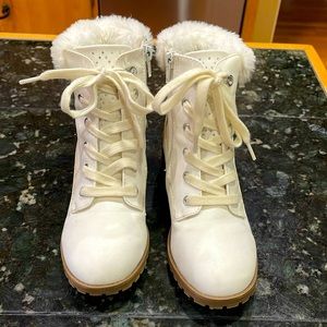 Girls  Size 3 Bryn  Mia Girl  creamy white boots Fur Top Sparkly tongue